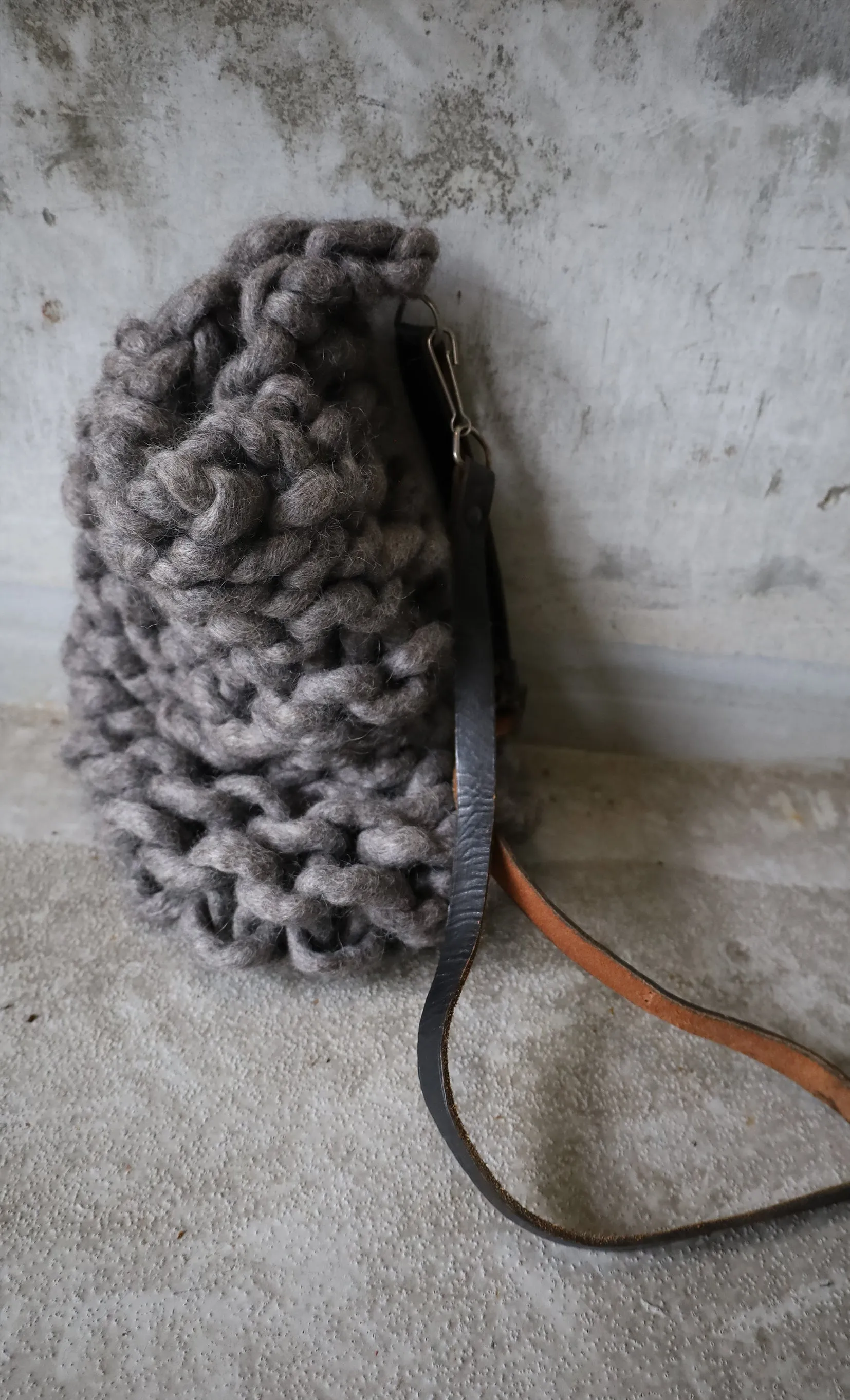 HAND-MADE WOOL BAG WITH VINTAGE LEATHER STRAP