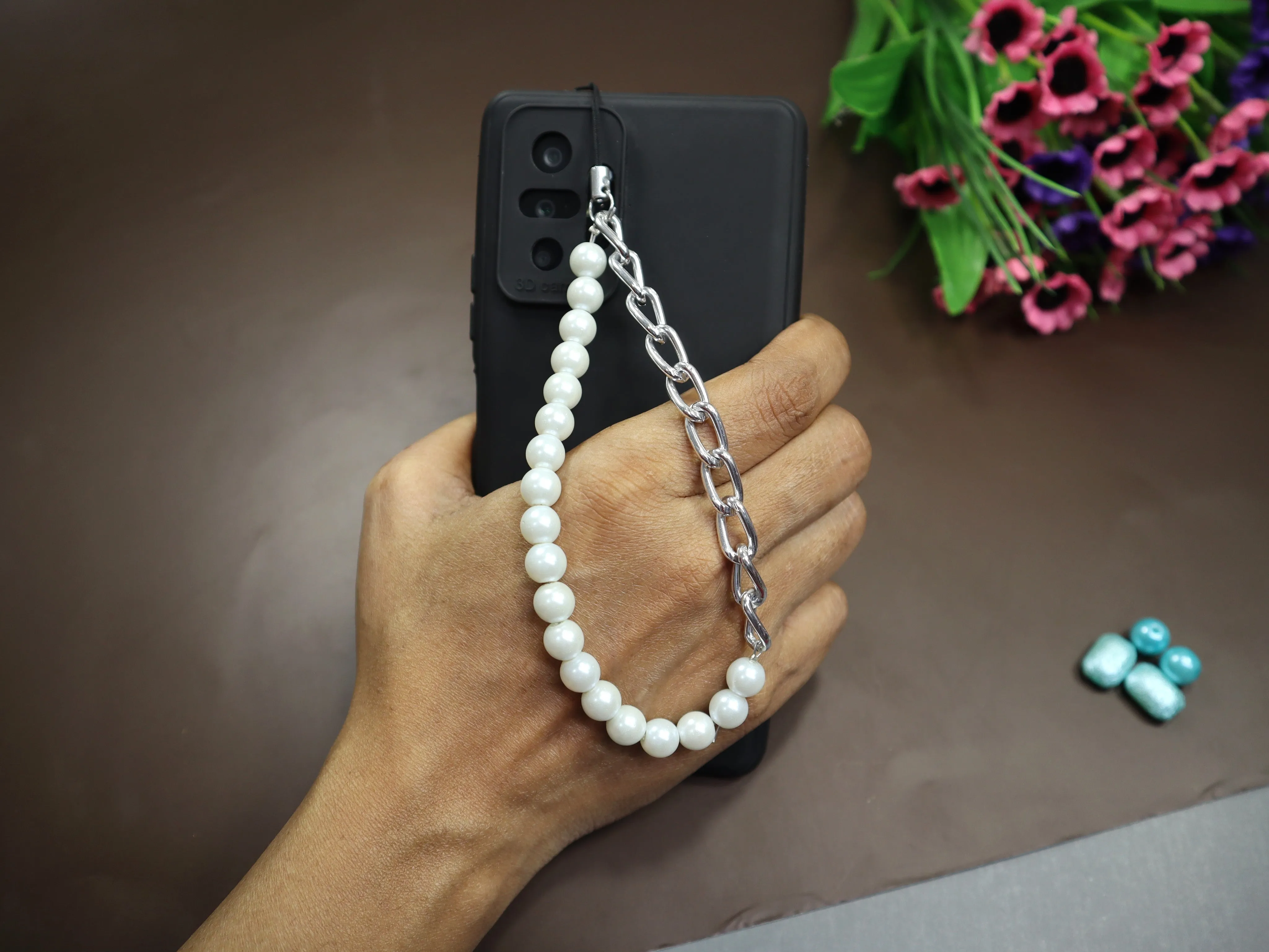 Kamule Pearl Silver Phone charm